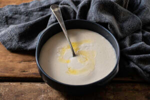 Easy Bread Sauce Recipe – A Classic Christmas Side for Roast Poultry
